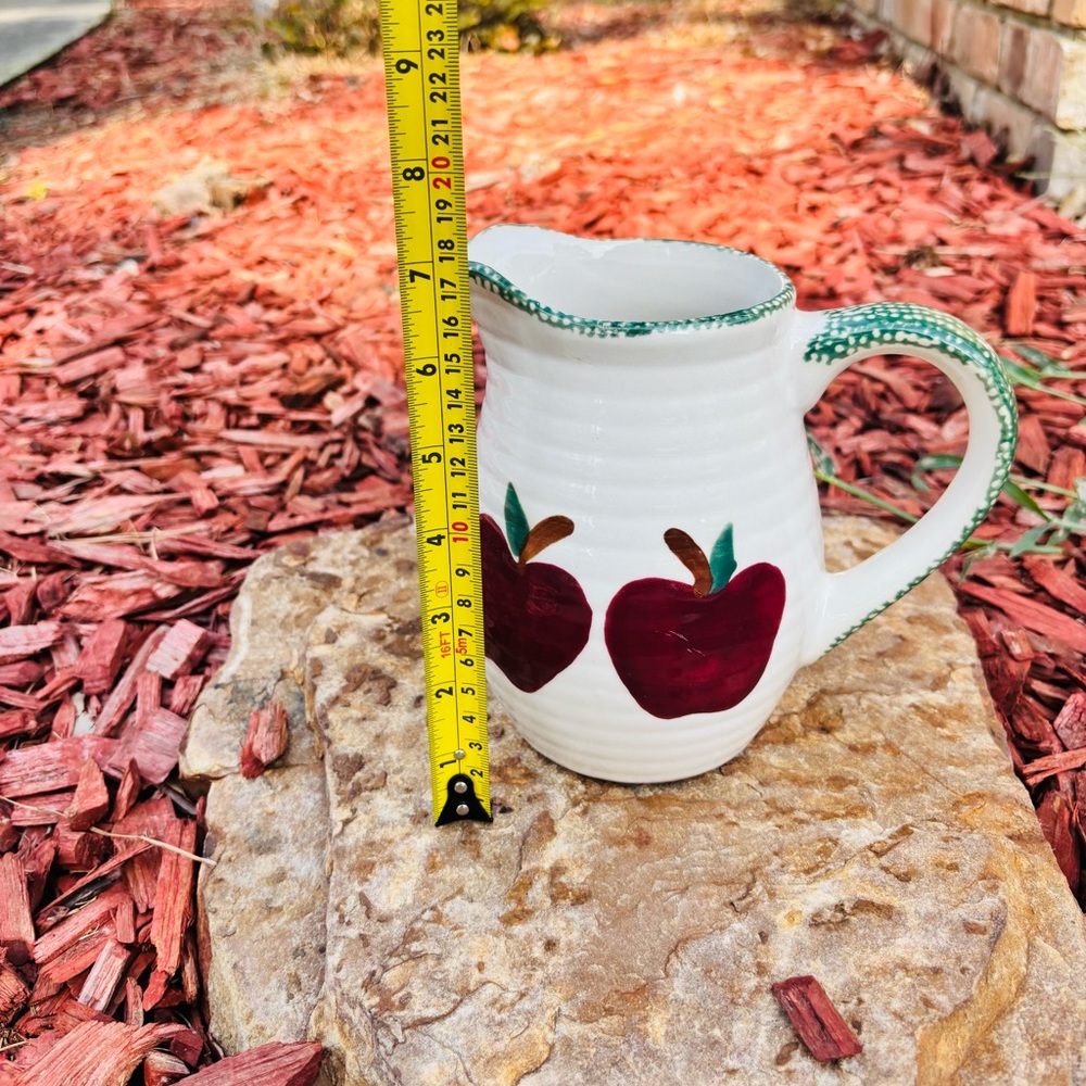 Apple Design Ceramic Pitcher - Picture 2 of 2